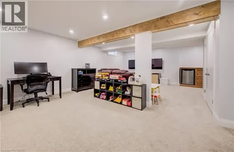 15 Mcleod Court Kitchener ON N2R 1A9