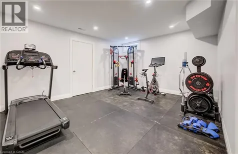 15 Mcleod Court Kitchener ON N2R 1A9