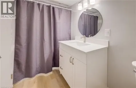 15 Mcleod Court Kitchener ON N2R 1A9