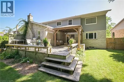 15 Mcleod Court Kitchener ON N2R 1A9
