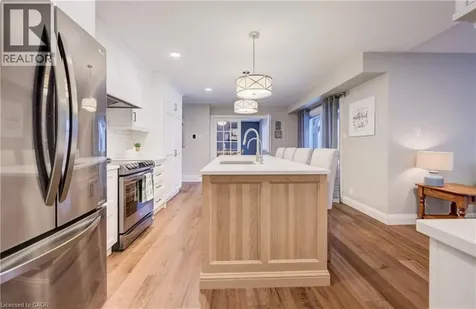 15 Mcleod Court Kitchener ON N2R 1A9