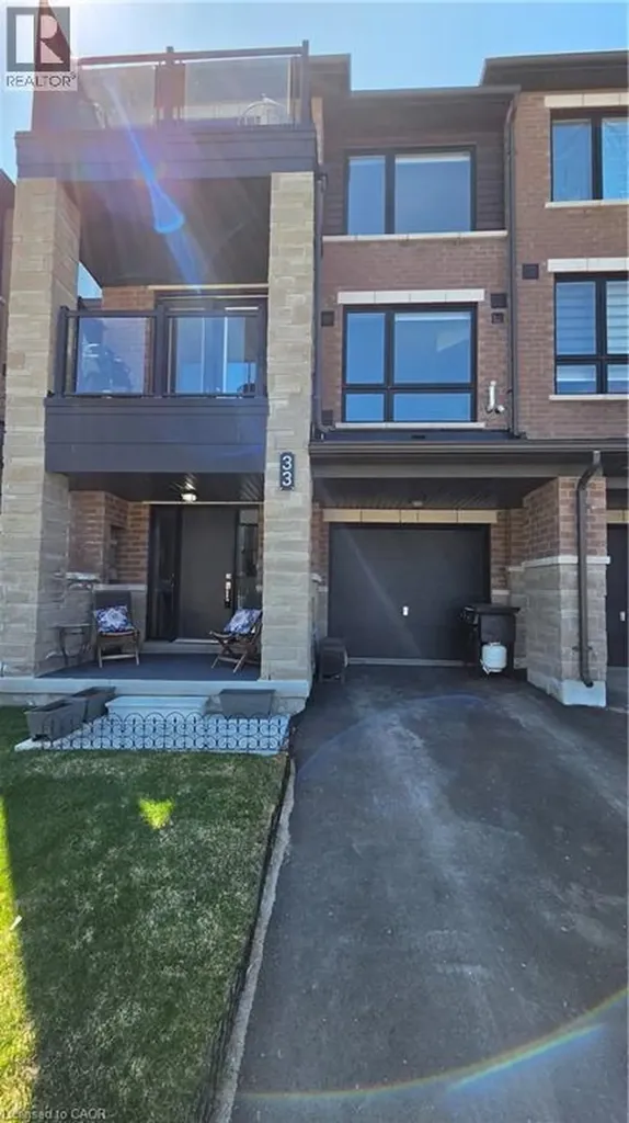33 Red Maple Lane Barrie ON L9J 0N4