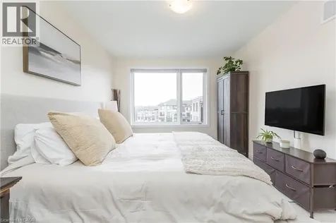 33 Red Maple Lane Barrie ON L9J 0N4