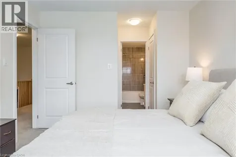 33 Red Maple Lane Barrie ON L9J 0N4