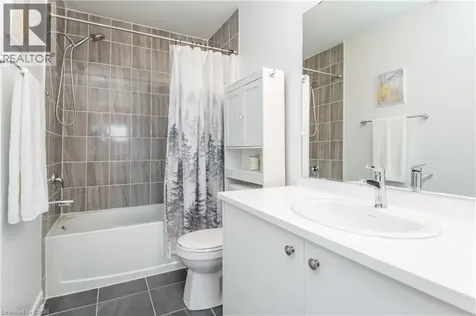 33 Red Maple Lane Barrie ON L9J 0N4