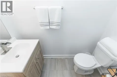 33 Red Maple Lane Barrie ON L9J 0N4
