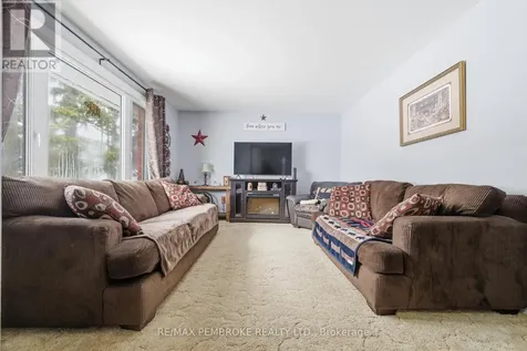 114 Hemlock Street Petawawa ON K8H 3C2