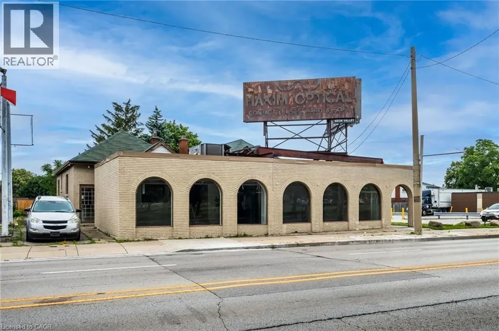 1583 Main Street East Hamilton ON L8H 1C4