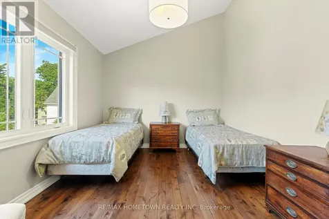 9 Bayview Road Brockville ON K6V 5S2