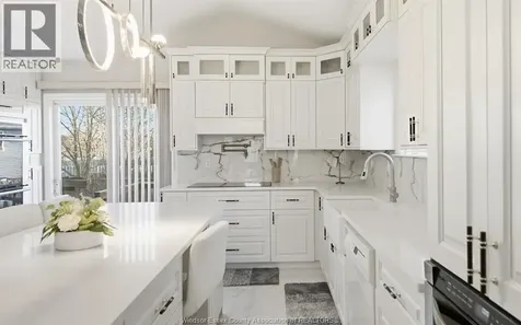 2820 Wildberry Crescent Tecumseh ON N9K 1C2