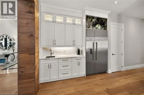 747 Vernon Place Ancaster ON L9G 3H4