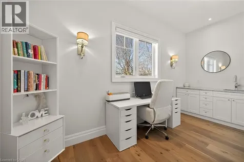 747 Vernon Place Ancaster ON L9G 3H4