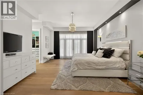 747 Vernon Place Ancaster ON L9G 3H4