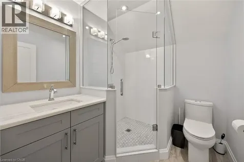 747 Vernon Place Ancaster ON L9G 3H4