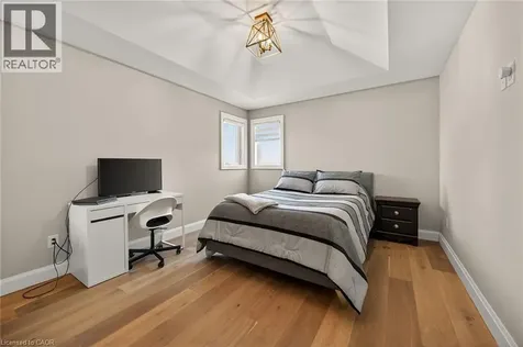 747 Vernon Place Ancaster ON L9G 3H4