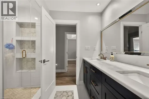 747 Vernon Place Ancaster ON L9G 3H4
