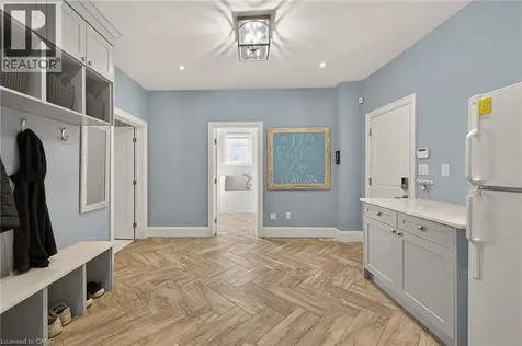 747 Vernon Place Ancaster ON L9G 3H4