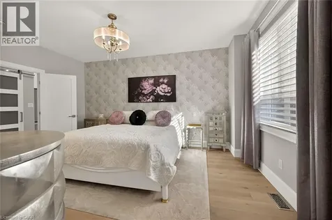 747 Vernon Place Ancaster ON L9G 3H4