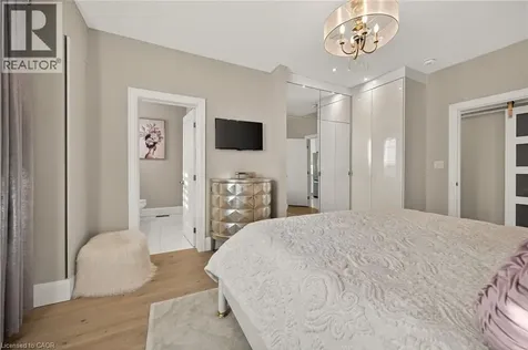 747 Vernon Place Ancaster ON L9G 3H4
