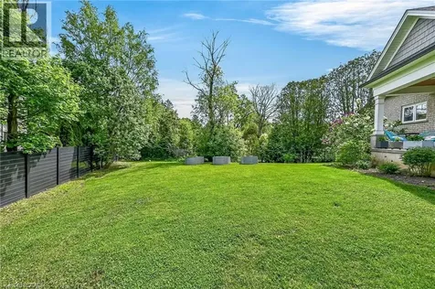 747 Vernon Place Ancaster ON L9G 3H4