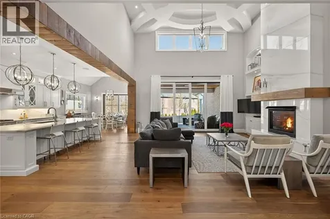 747 Vernon Place Ancaster ON L9G 3H4