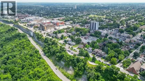 240 Mountain Park Avenue Hamilton ON L8V 1A4