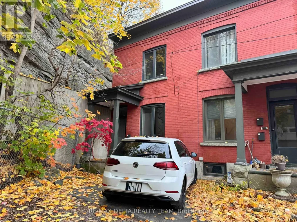 27 Perkins Street Ottawa ON K1R 7G4