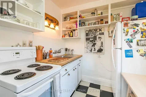 27 Perkins Street Ottawa ON K1R 7G4