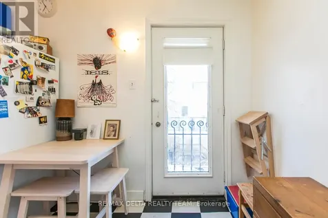 27 Perkins Street Ottawa ON K1R 7G4
