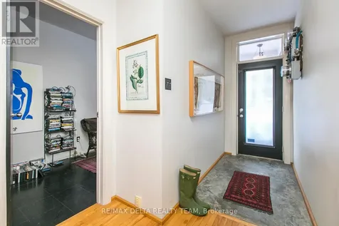 27 Perkins Street Ottawa ON K1R 7G4
