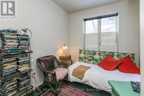 27 Perkins Street Ottawa ON K1R 7G4