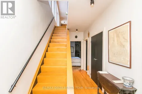 27 Perkins Street Ottawa ON K1R 7G4