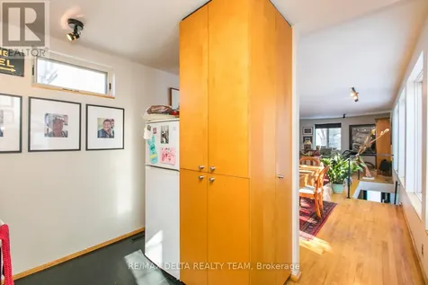 27 Perkins Street Ottawa ON K1R 7G4