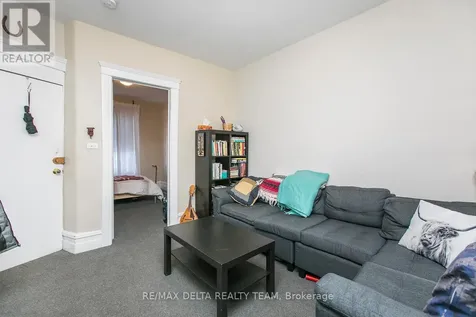 27 Perkins Street Ottawa ON K1R 7G4