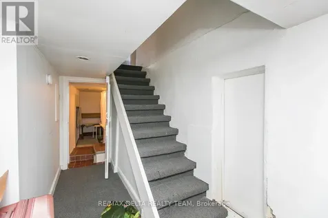 27 Perkins Street Ottawa ON K1R 7G4