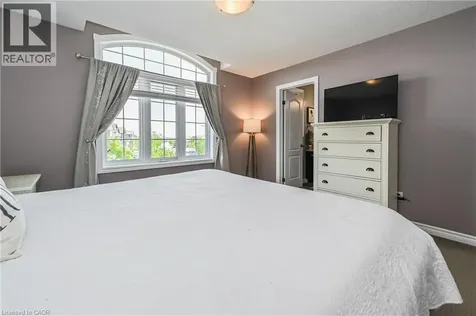 557 Landgren Court Kitchener ON N2A 0G8