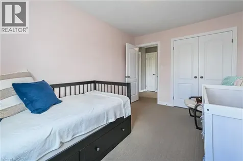 557 Landgren Court Kitchener ON N2A 0G8
