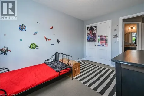 557 Landgren Court Kitchener ON N2A 0G8