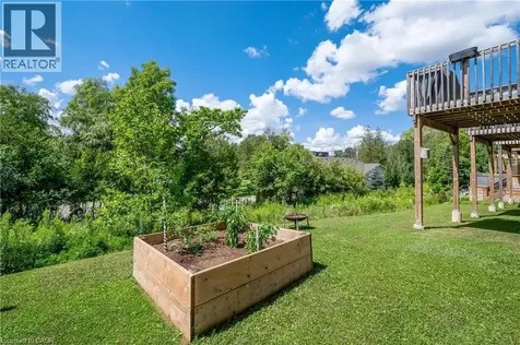 557 Landgren Court Kitchener ON N2A 0G8