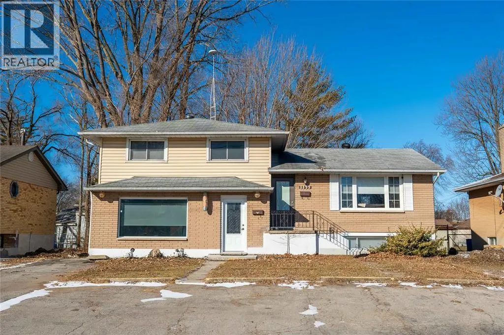 1177 Pontiac Drive Sarnia ON N7S 3B1