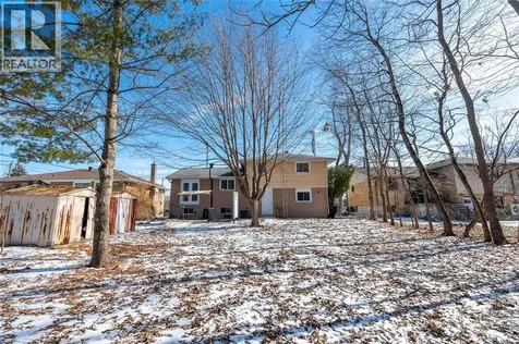 1177 Pontiac Drive Sarnia ON N7S 3B1