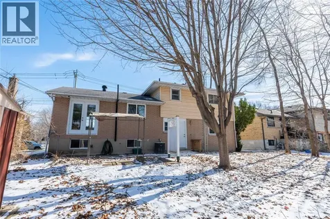 1177 Pontiac Drive Sarnia ON N7S 3B1