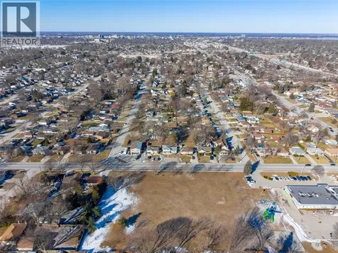 1177 Pontiac Drive Sarnia ON N7S 3B1