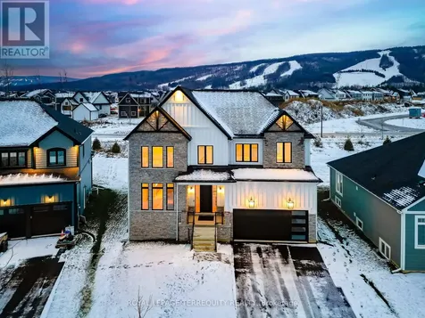 109 Stillwater Crescent Blue Mountains ON L9Y 4P5