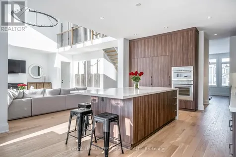 109 Stillwater Crescent Blue Mountains ON L9Y 4P5