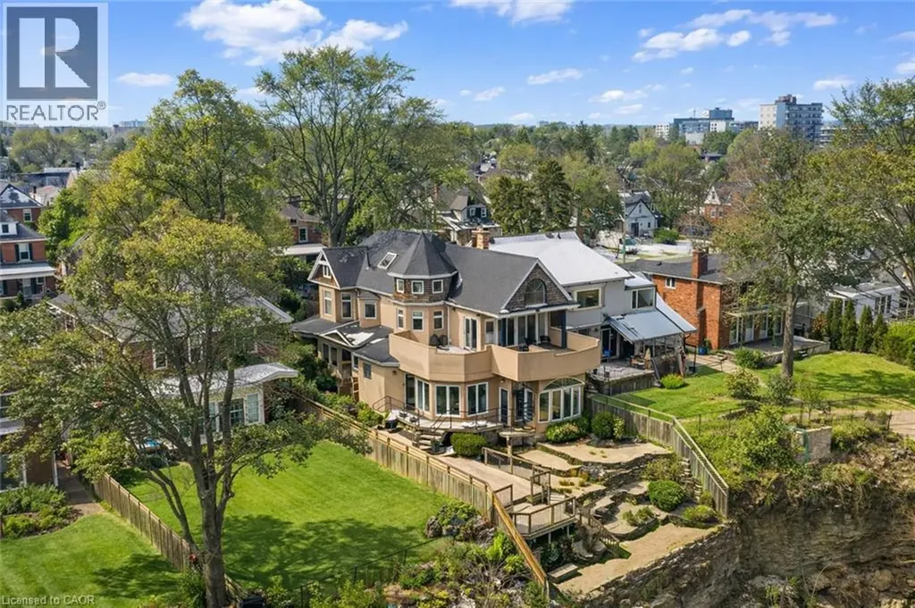 91 Mountain Park Avenue Hamilton ON L9A 1A1