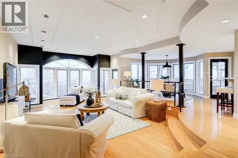 91 Mountain Park Avenue Hamilton ON L9A 1A1