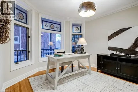 91 Mountain Park Avenue Hamilton ON L9A 1A1