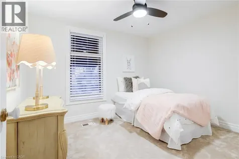 91 Mountain Park Avenue Hamilton ON L9A 1A1