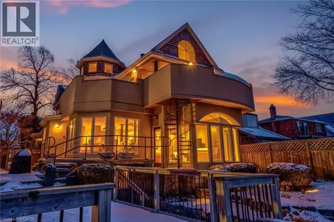91 Mountain Park Avenue Hamilton ON L9A 1A1